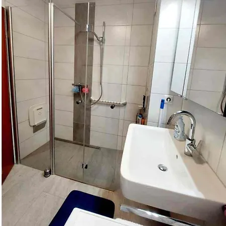 Guest house 1room In Beautiful 12minwalk From Center Friedrichshafen